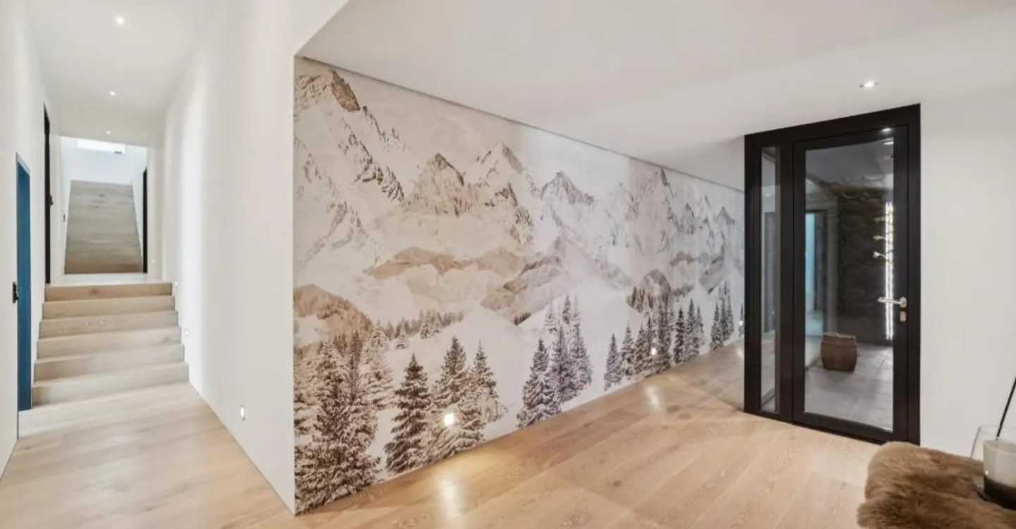 Facing the Alps, a unique estate. - Photo 6 of 6