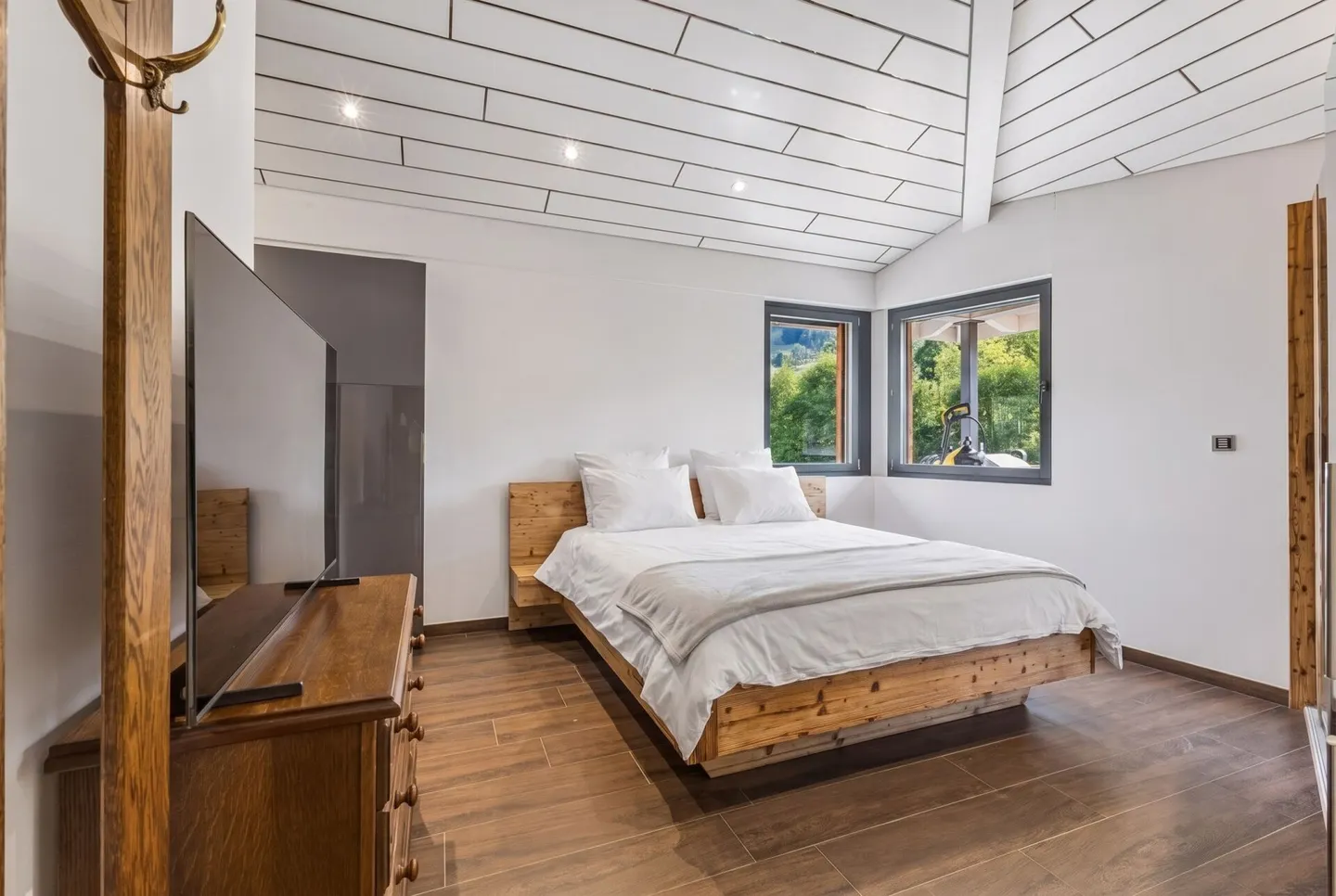 Une magnifique villa de style méditerranéen avec deux unités résidentielles. - Photo 7 sur 18