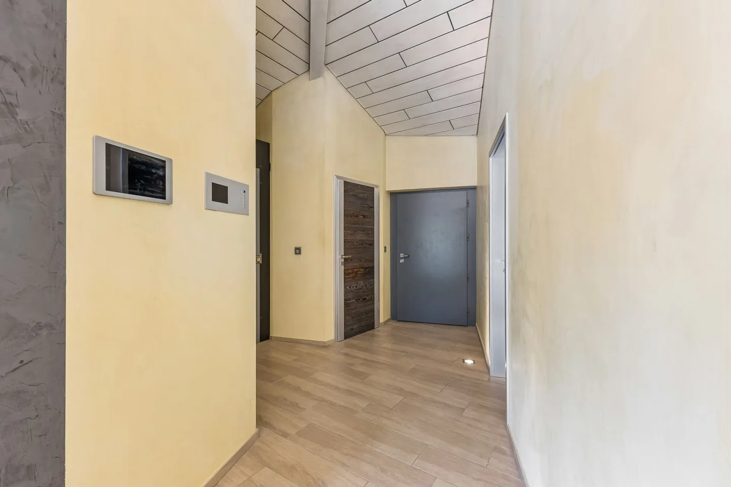 Une magnifique villa de style méditerranéen avec deux unités résidentielles. - Photo 10 sur 18