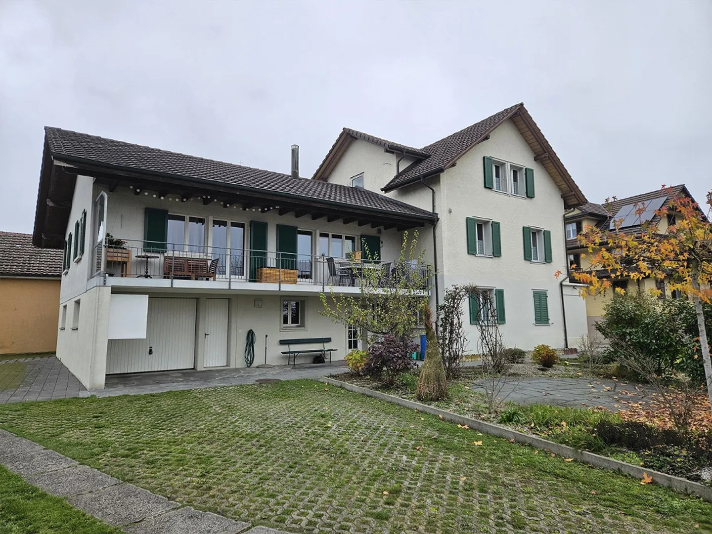 Two-family house/residential building with commercial premises and extension - Photo 2 of 5