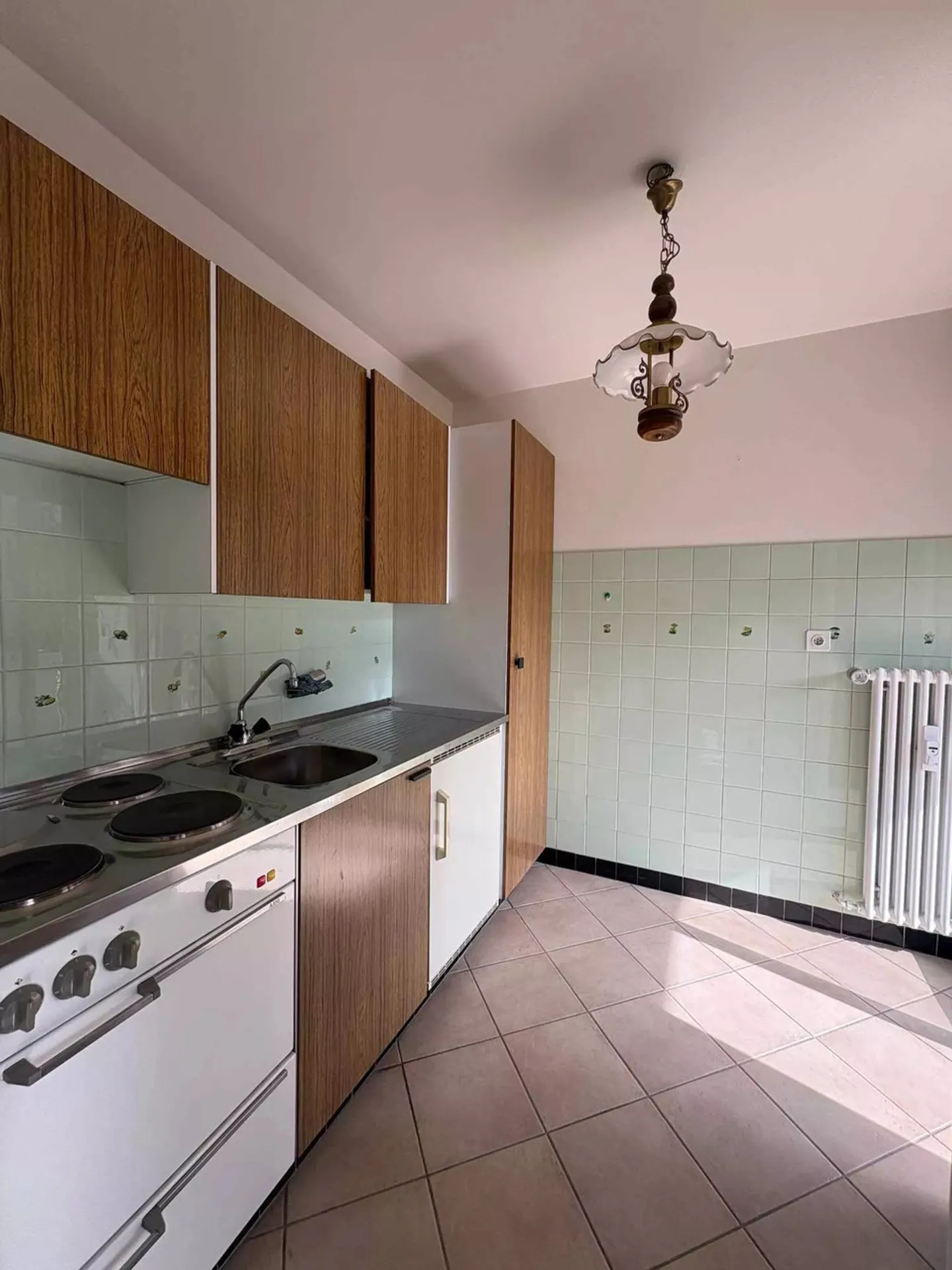 Affaire à saisir 1.5 pièce avec balcon plein sud de 12m2 objet rare!! - Foto 3 von 9