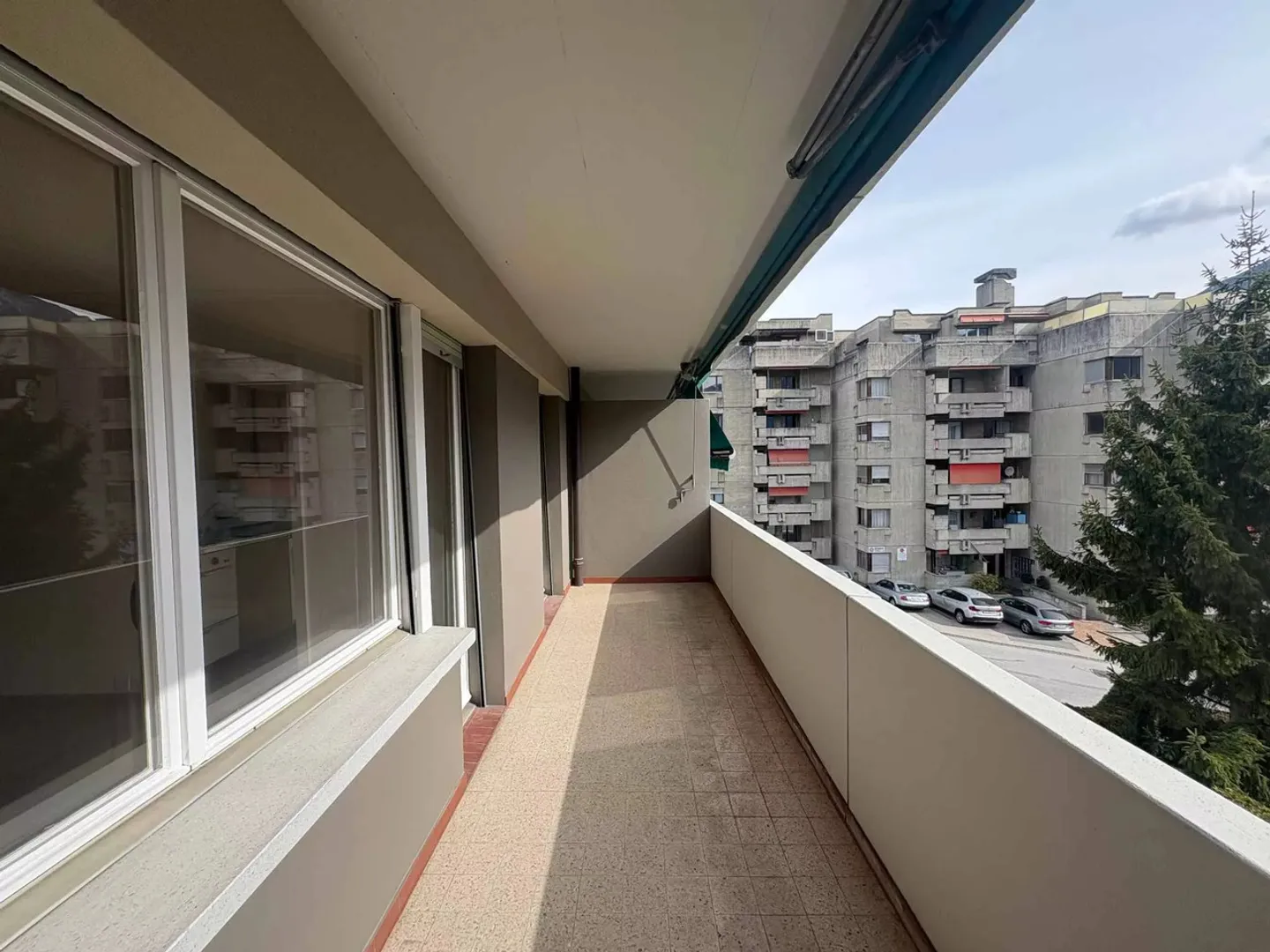 Affaire à saisir 1.5 pièce avec balcon plein sud de 12m2 objet rare!! - Foto 5 von 9