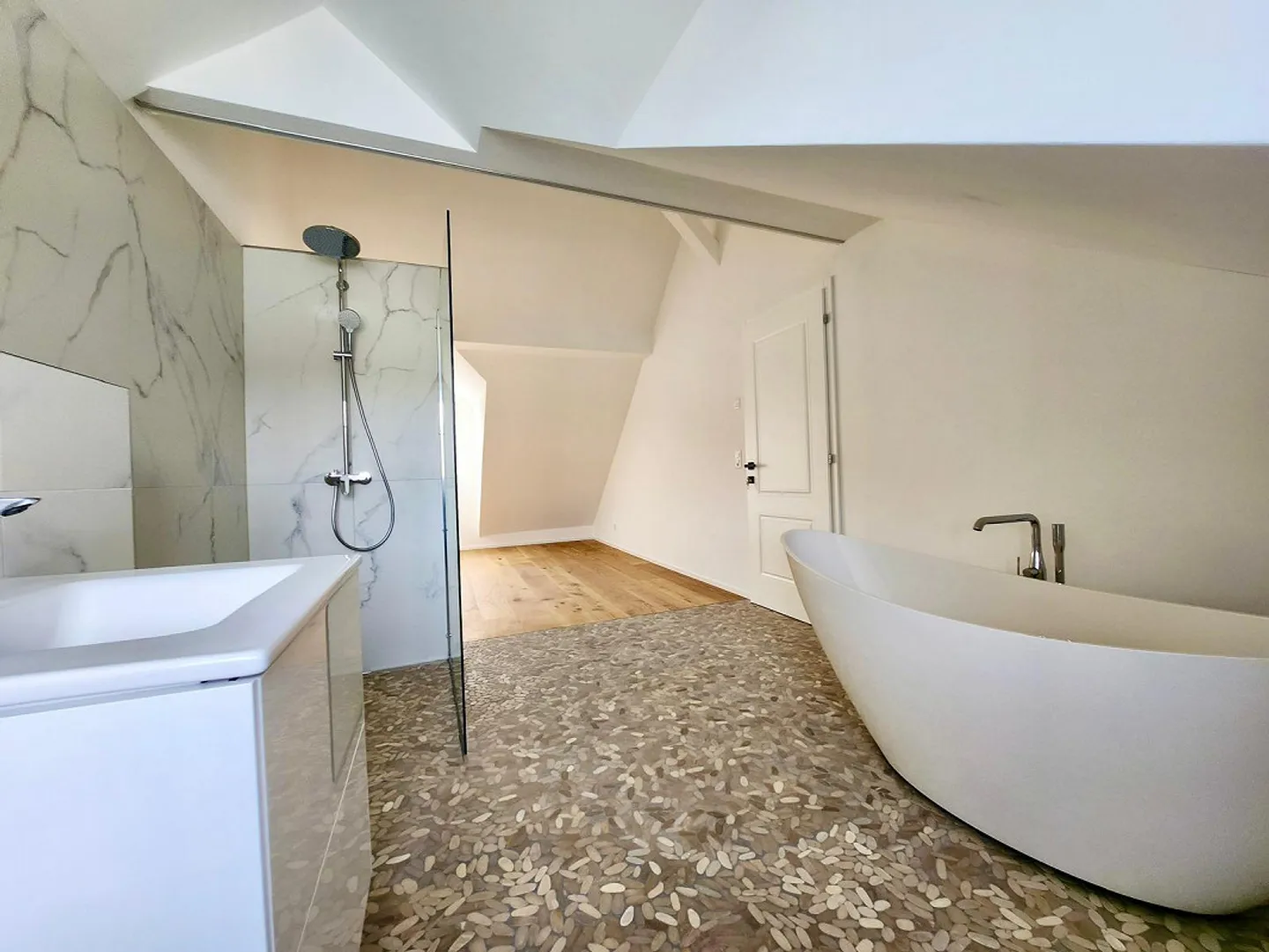 5.5 Room Semi-Detached House in the Center of Thundorf - Photo 14 of 19