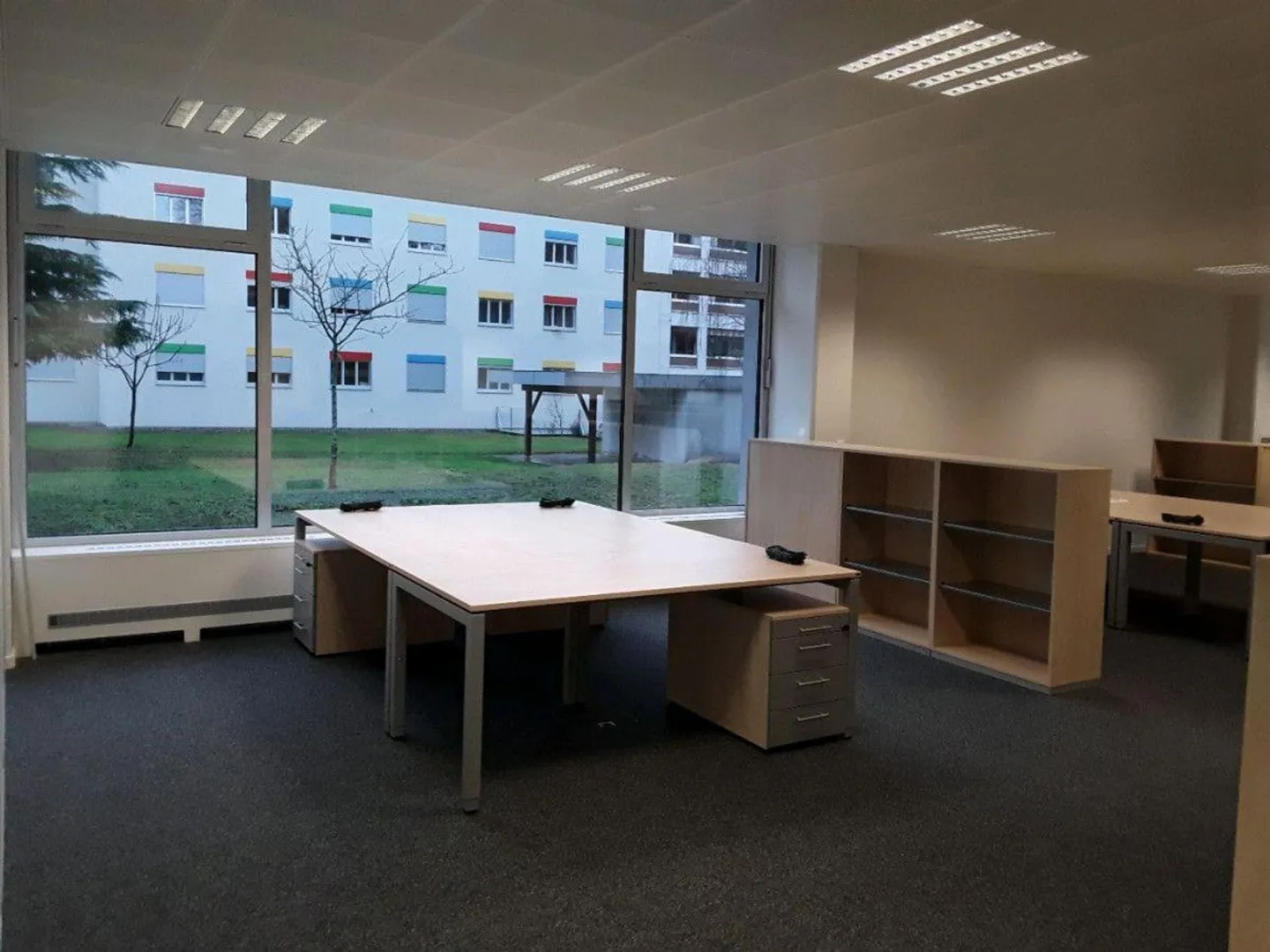 VERSOIX - Helle Büros von ca. 262 m² ? Erdgeschoss - Foto 5 von 8