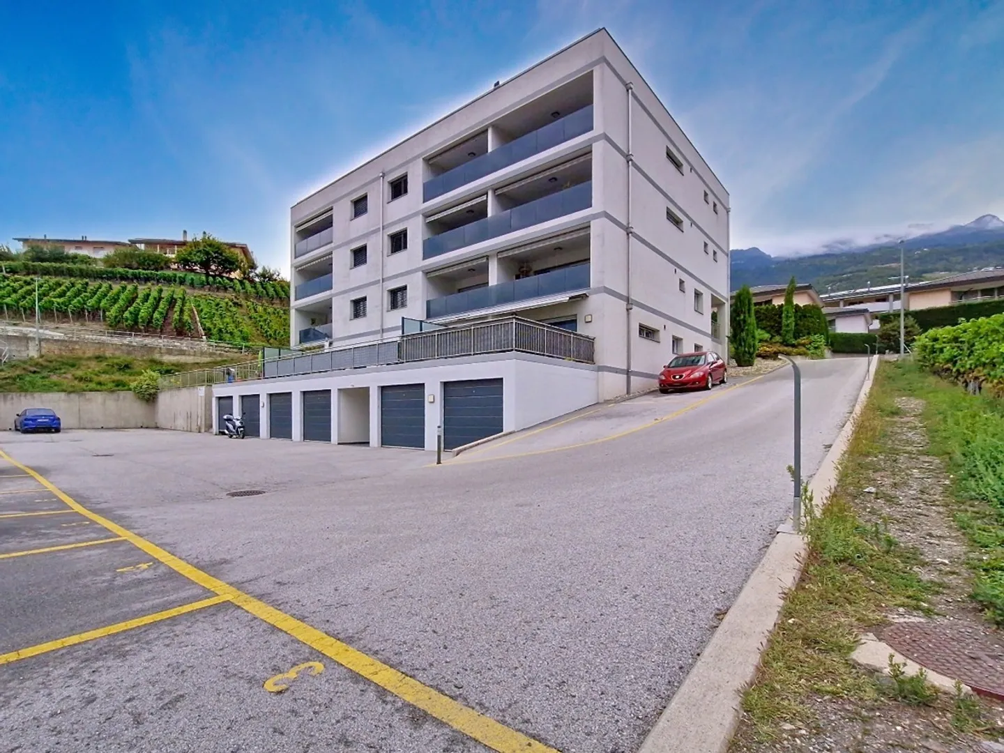 Sierre, appartamento 3,5 locali con terrazza di 23 m2 in un ambiente tranquillo - Foto 13 di 16