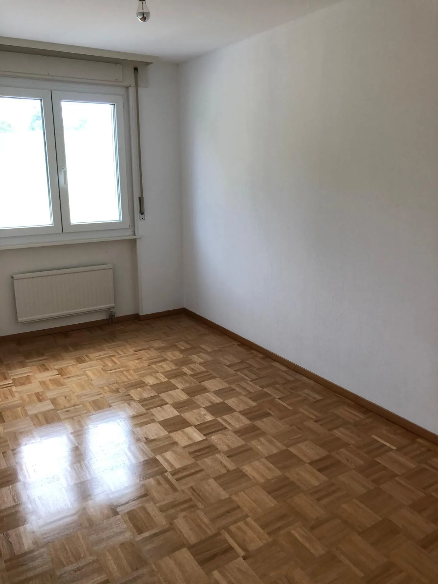 Großzügiger Komfort im 1. Stock in Villaraboud - Foto 3 von 9