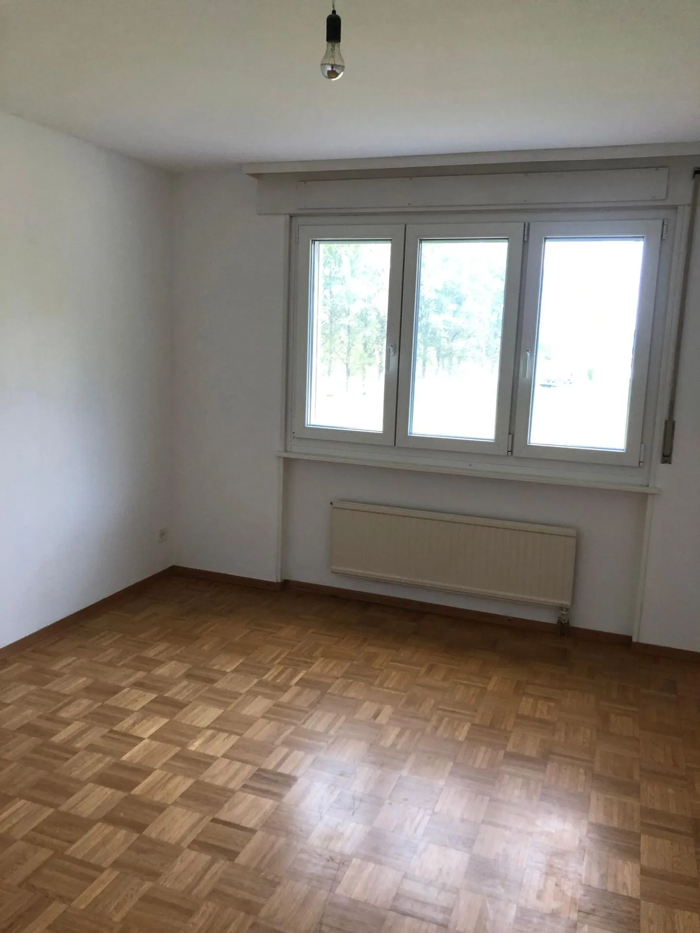 Großzügiger Komfort im 1. Stock in Villaraboud - Foto 8 von 9