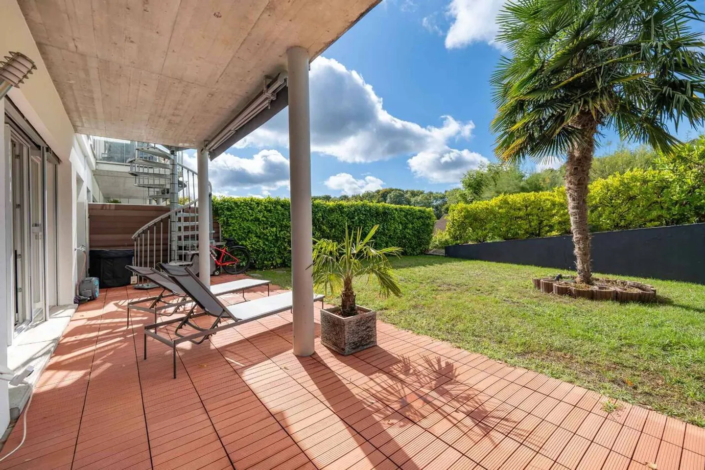 Villa moderna di 5,5 stanze con 2 balconi, 2 terrazze e giardino - Foto 11 di 13