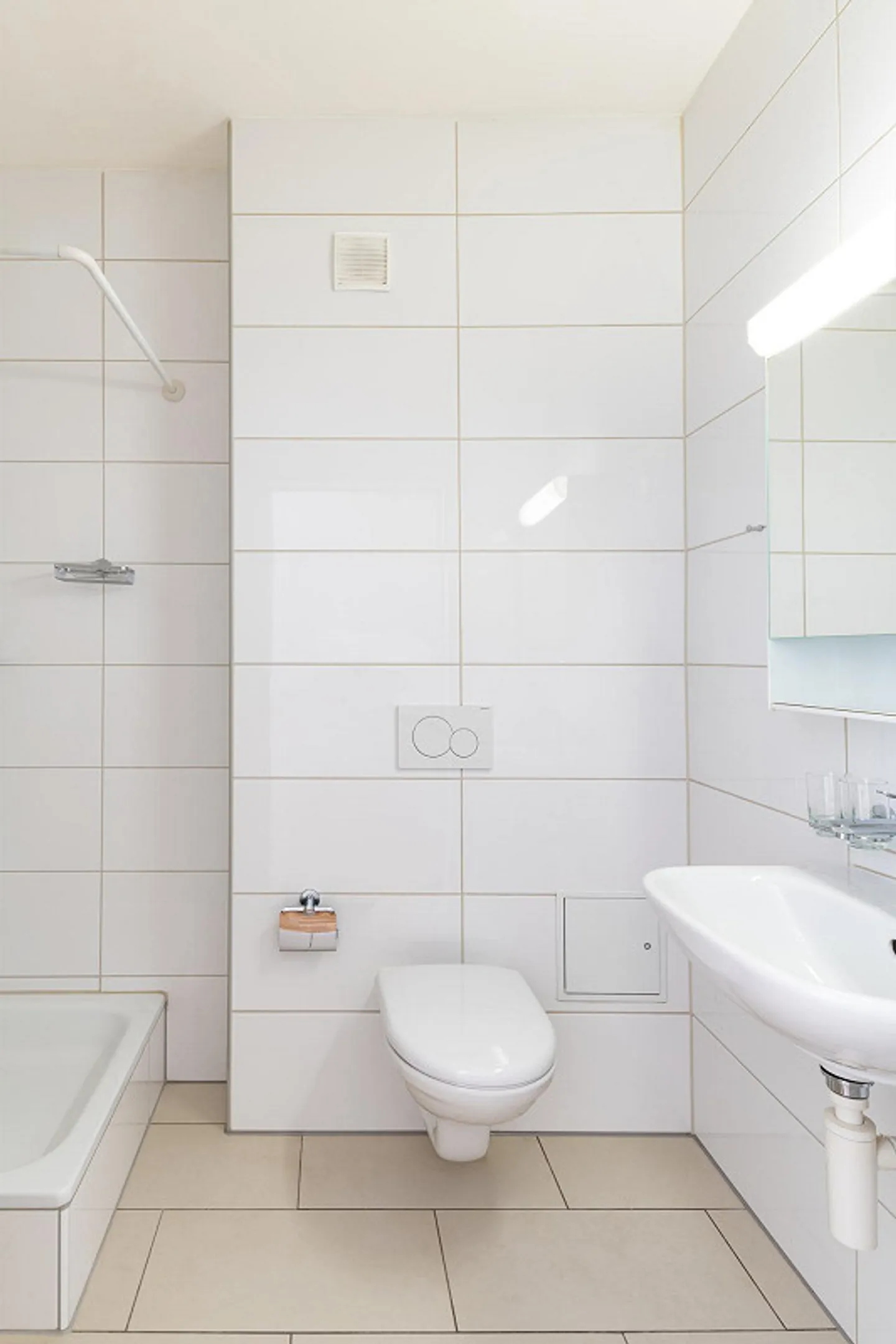 Modern und hell - Direkt am Rhein! 2.5-Zimmerwohnung 45m2 - Photo 5 of 8