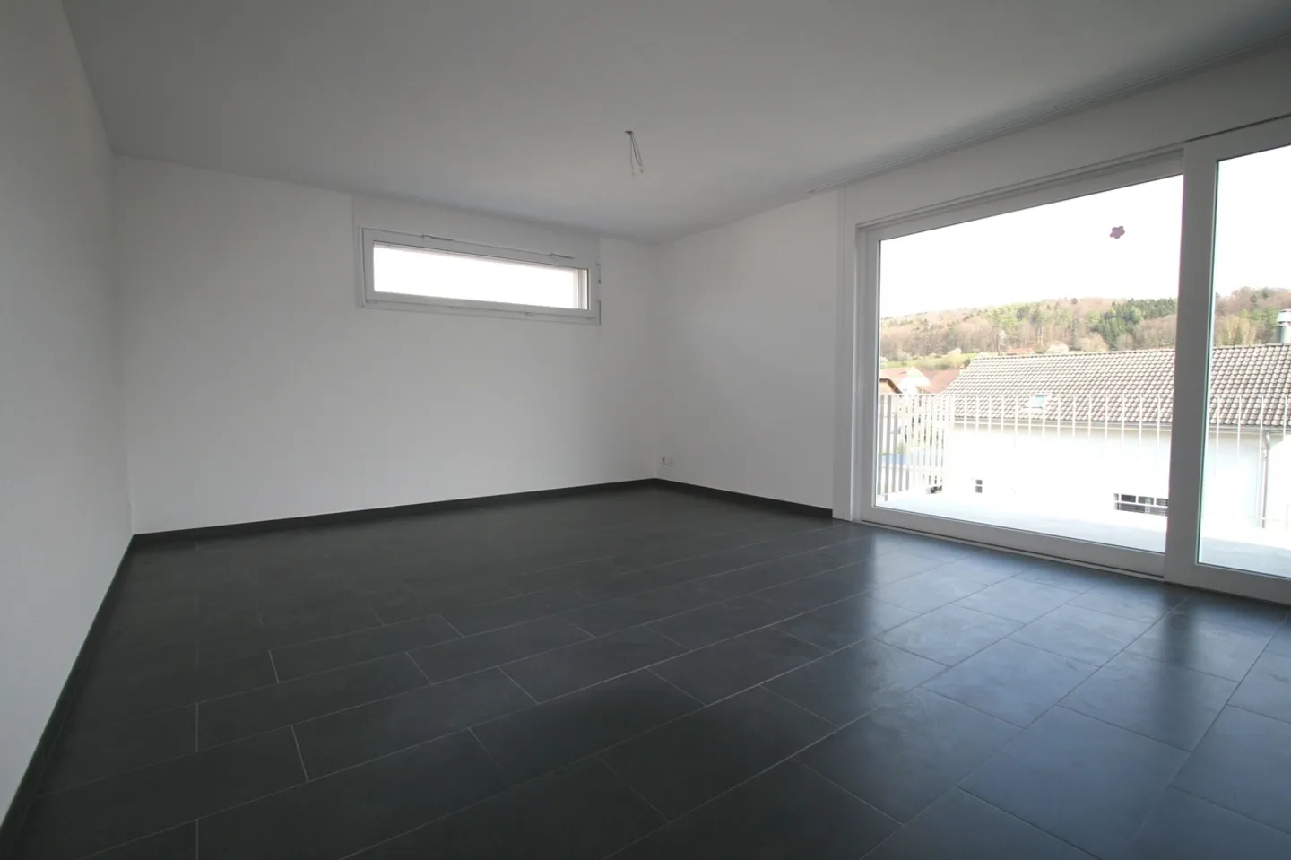 Helle 3.5-Zimmerwohnung mit Balkon und Aussicht! - Foto 6 von 9