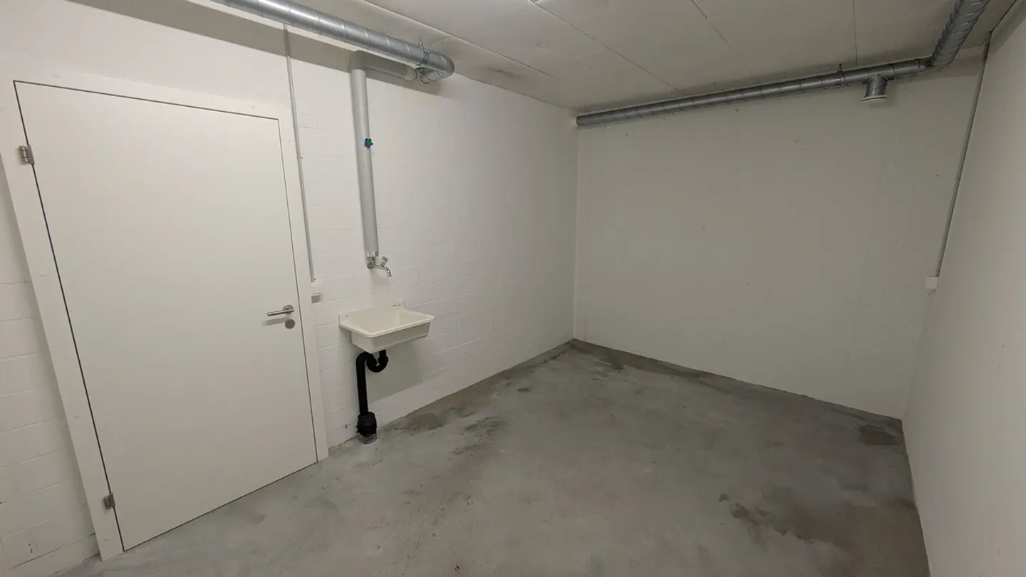 Storage space for rent - Photo 7 of 12