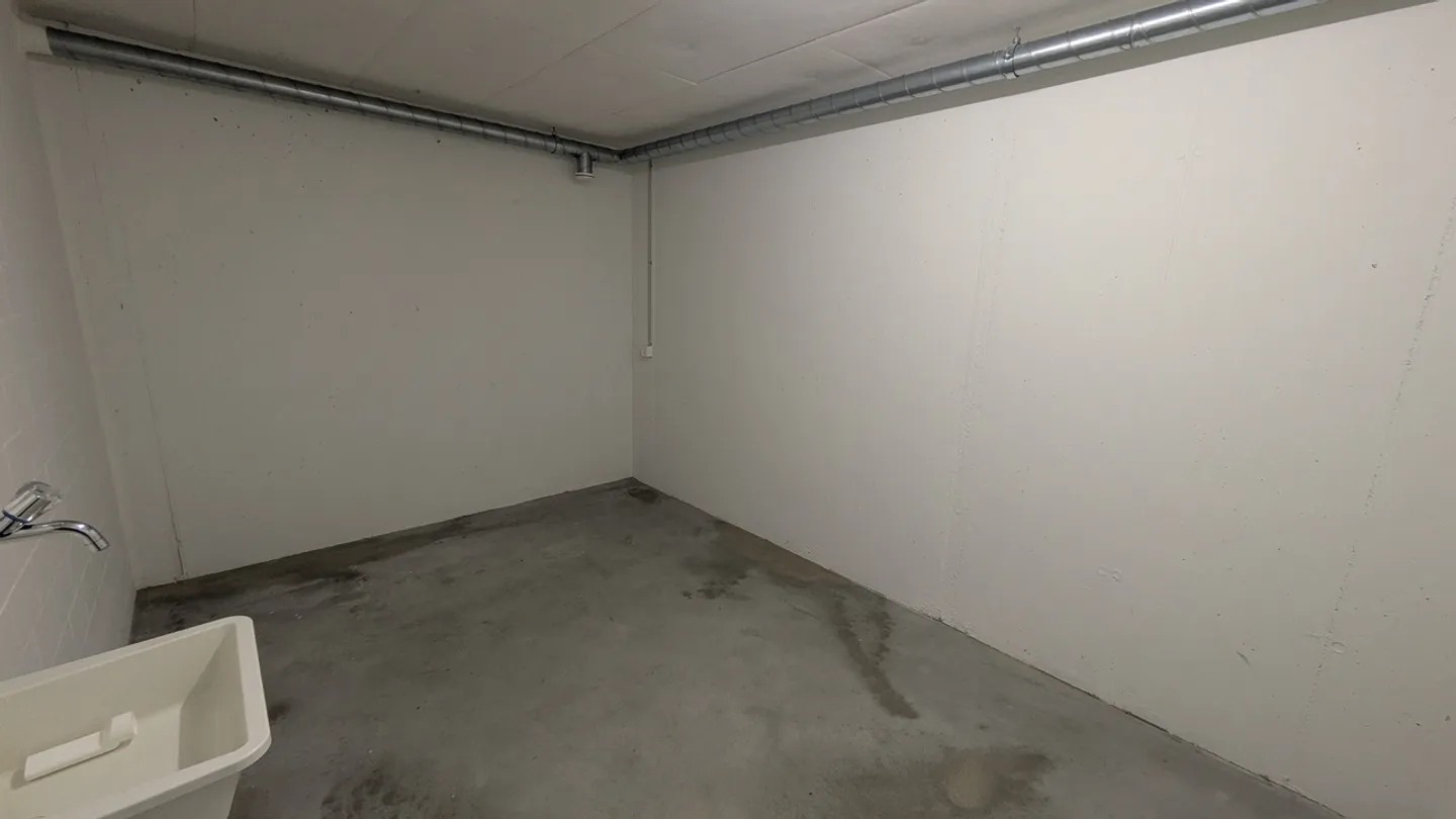Storage space for rent - Photo 8 of 12