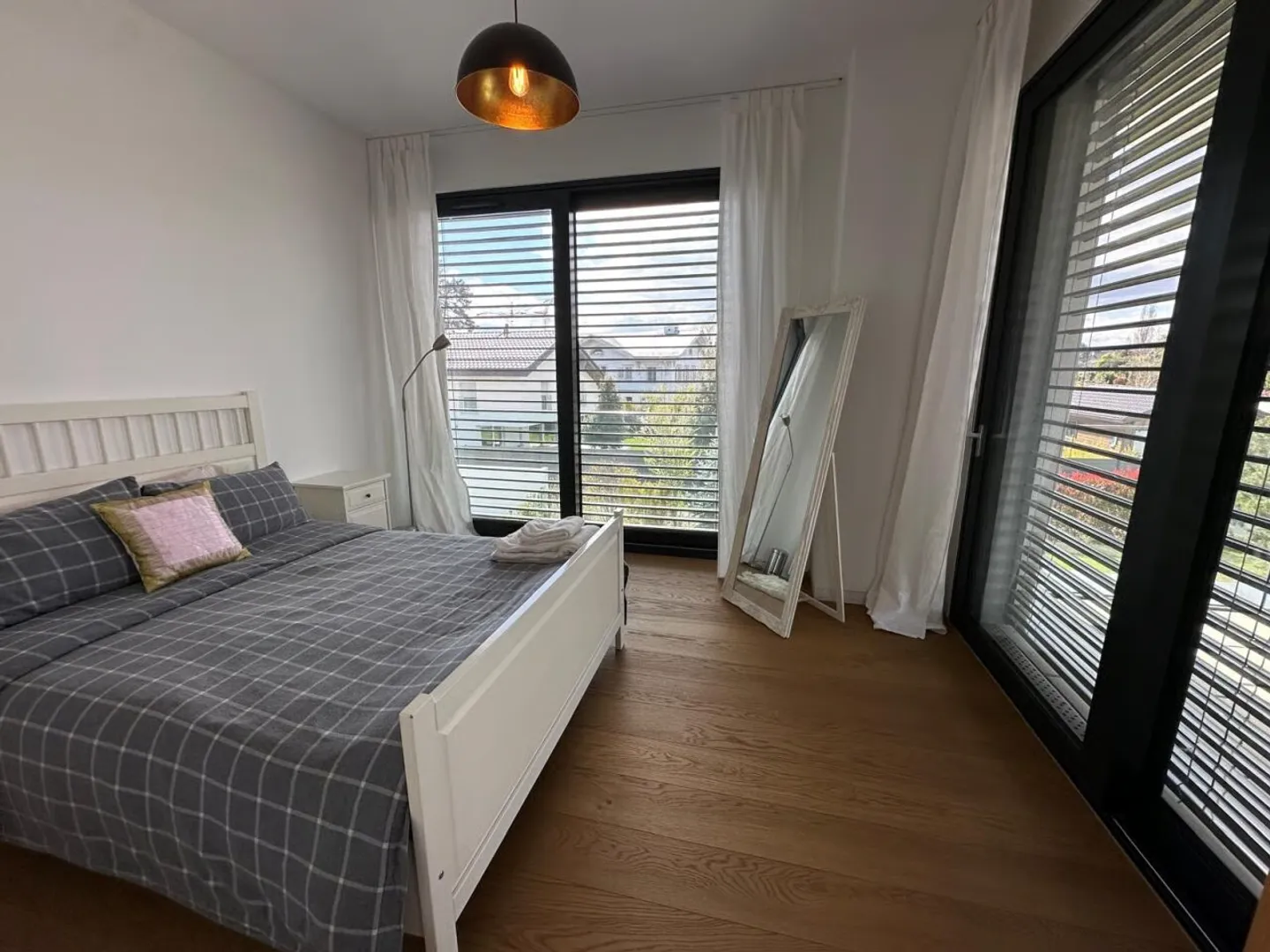 Prachtvolle Villa in Mies / 5 Schlafzimmer + Büro / Umschlossener Garten - Foto 9 von 13
