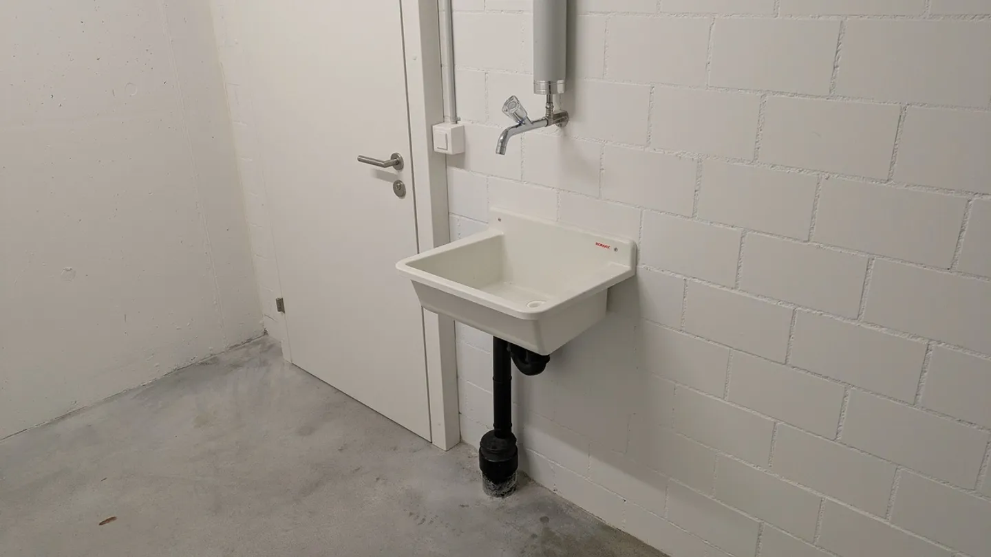 Storage space for rent - Photo 10 of 12