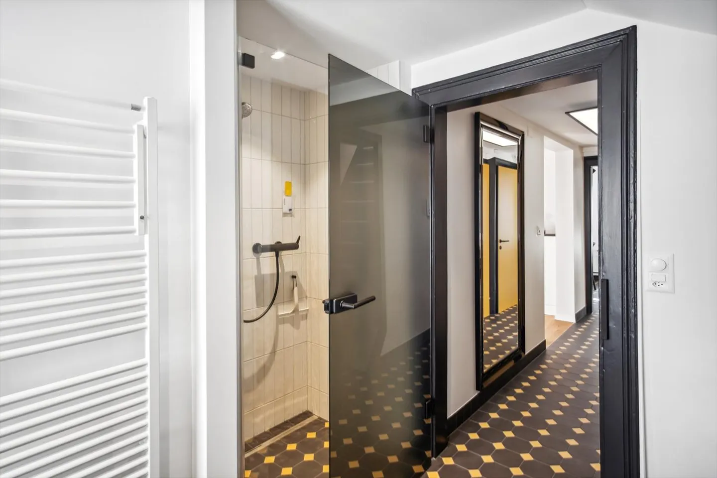 Au cœur de Zurich - Appartement de 2½ pièces cherche un nouveau résident - Photo 11 sur 13