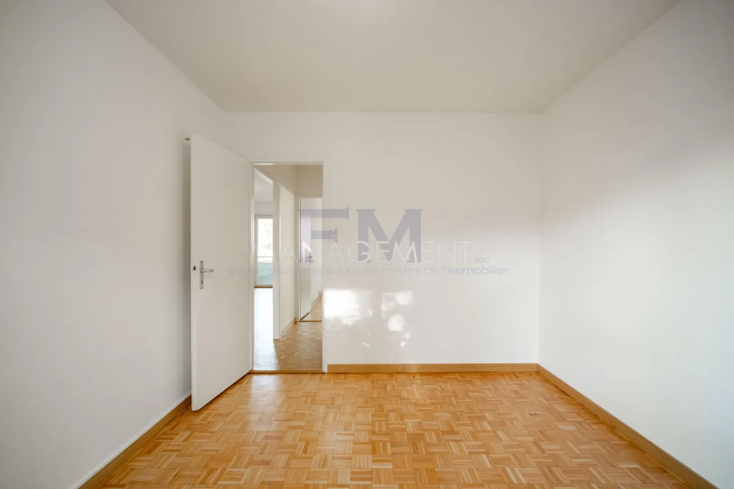 Avenue Théodore-Vernes ? 4.5 rooms of approx. 66 m² on the 1st floor - Photo 2 of 17