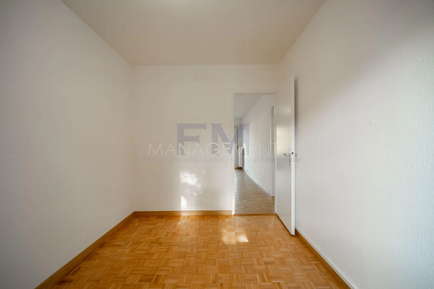 Avenue Théodore-Vernes ? 4.5 rooms of approx. 66 m² on the 1st floor - Photo 5 of 17
