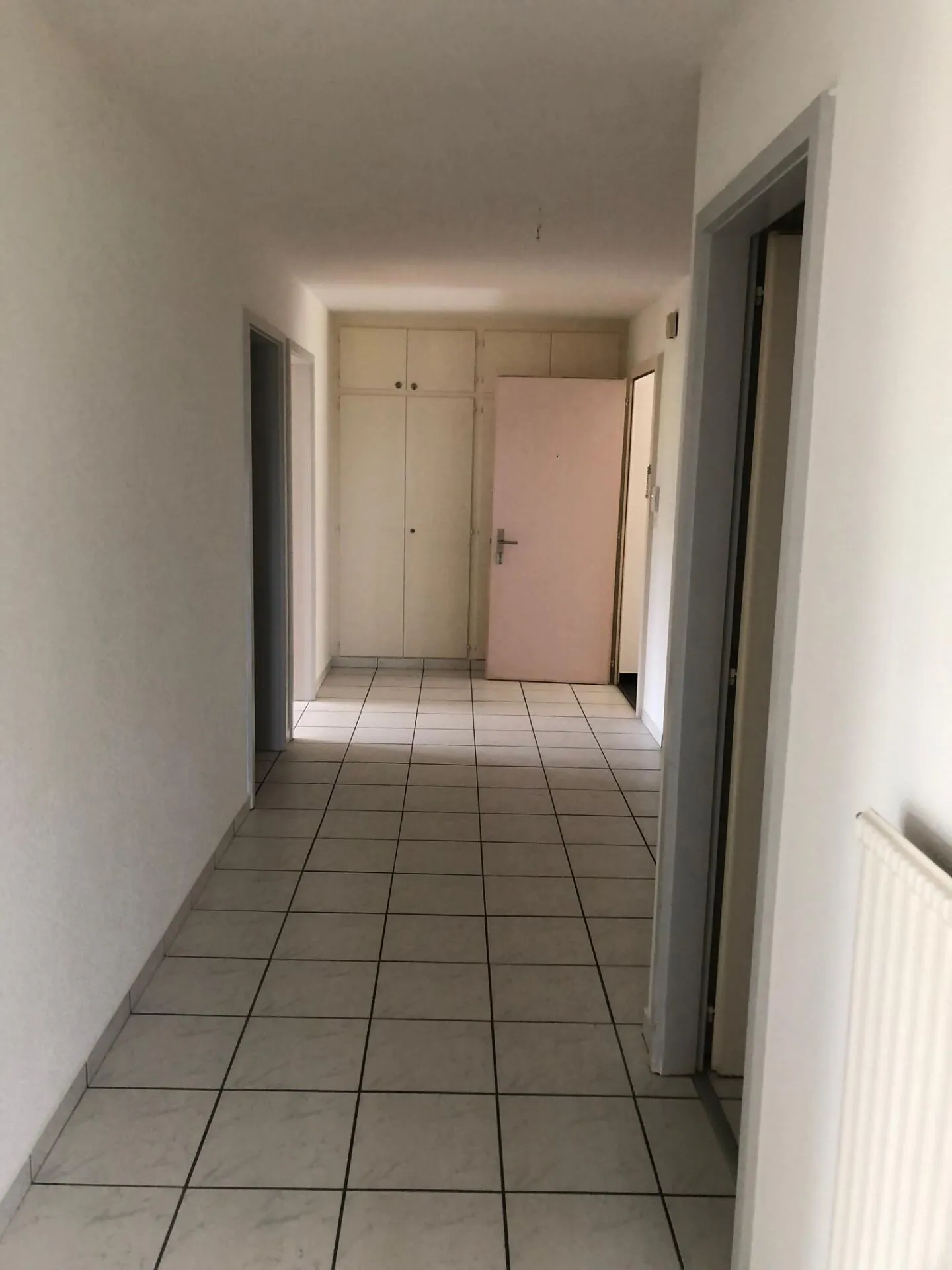 Großzügiger Komfort im 1. Stock in Villaraboud - Foto 9 von 9