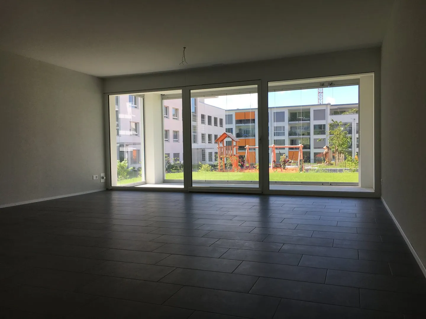 Modern 3.5-room apartment on the ground floor - Photo 7 of 8