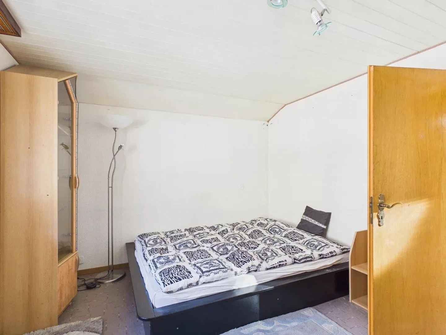 Spacious residential house with sunny garden above Naters - Photo 9 of 13