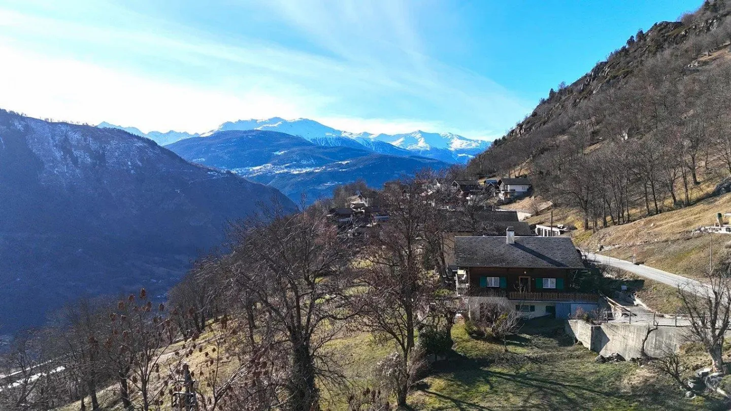 Spacious residential house with sunny garden above Naters - Photo 13 of 13