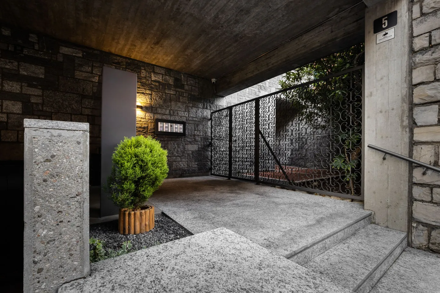 Appartement magnifiquement rénové avec jardin privé - Photo 1 sur 3