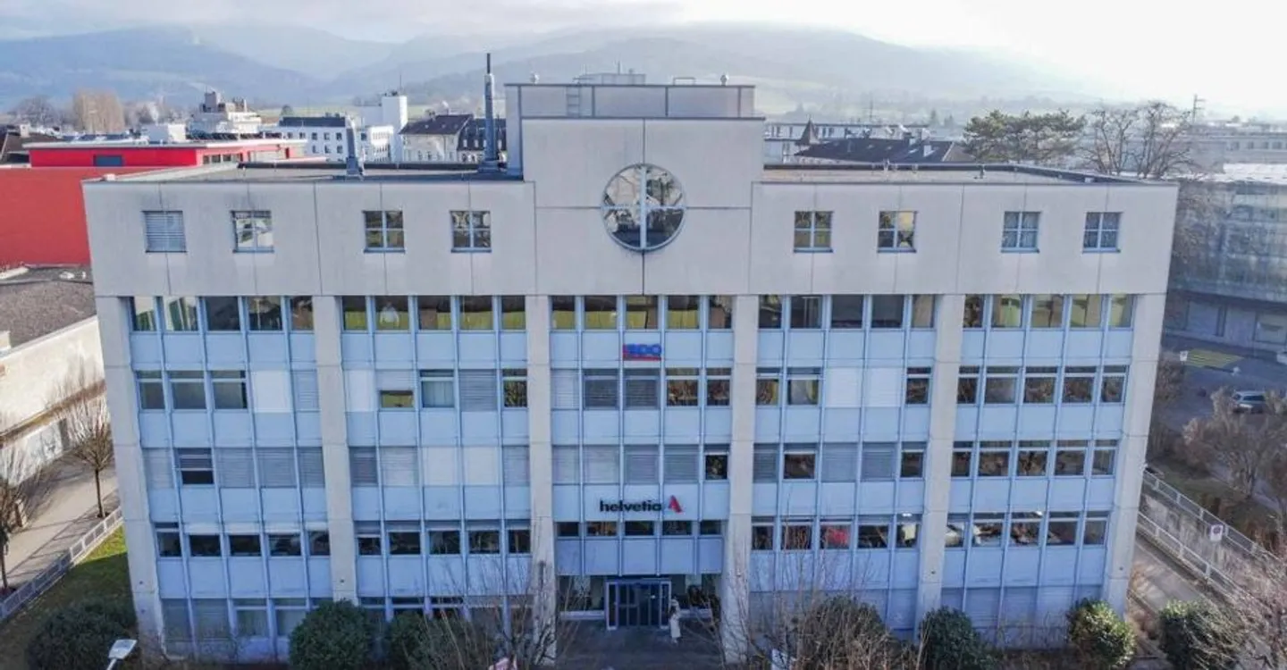 Your new office close to the train station - Photo 1 of 5