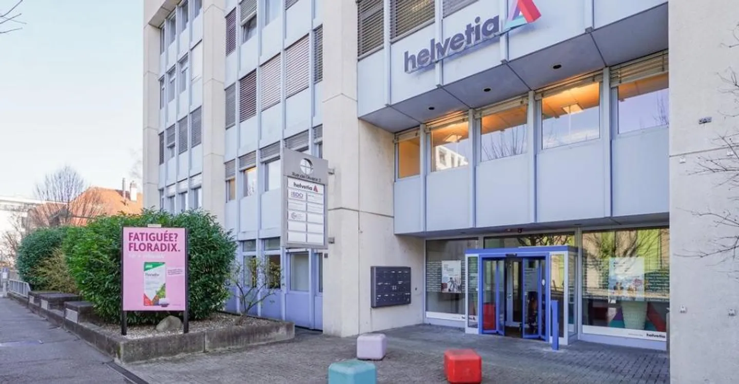 Your new office close to the train station - Photo 2 of 5