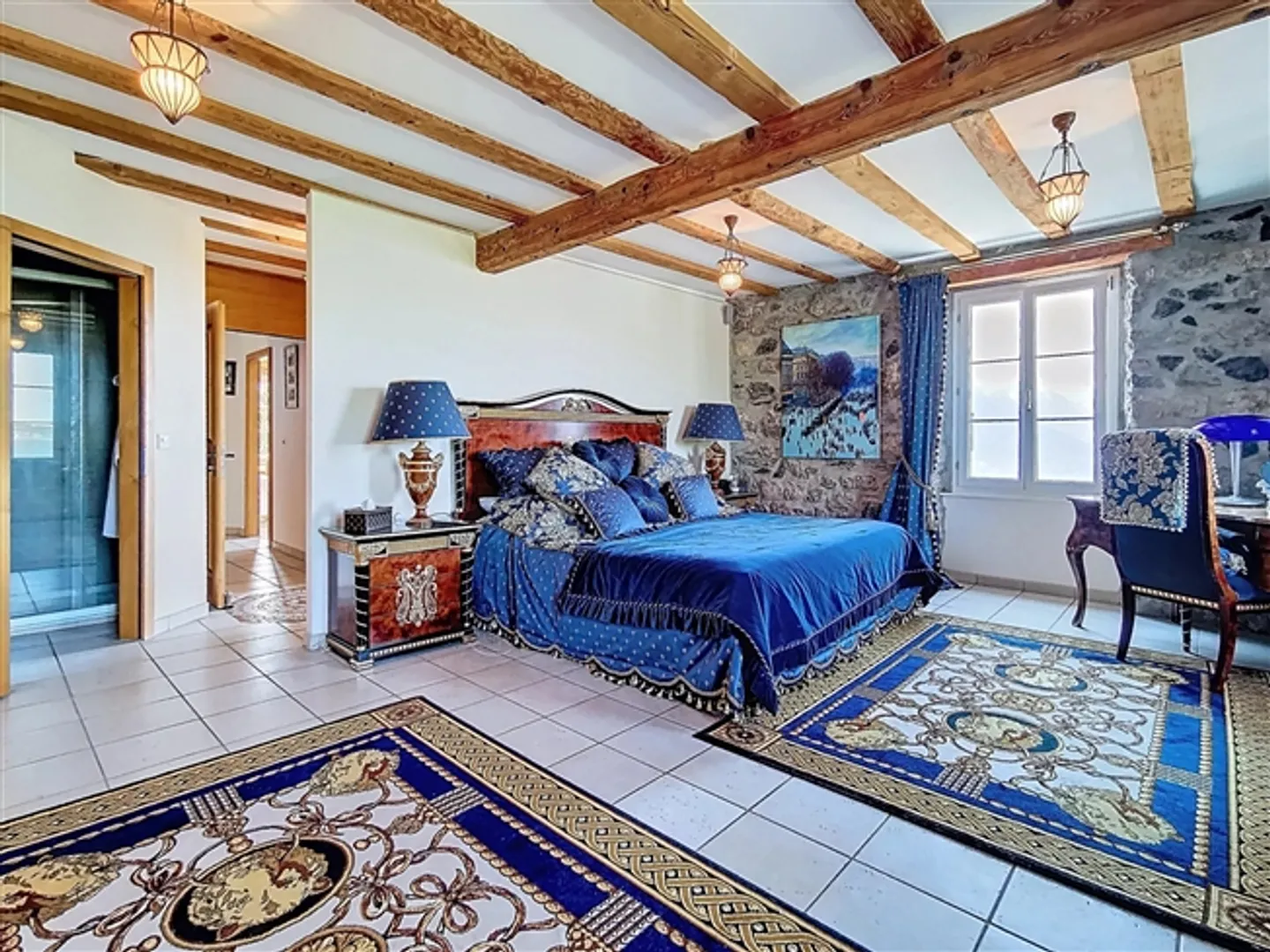 Maison d'hôtes avec un grand potentiel à Chamby ! - Photo 2 sur 11