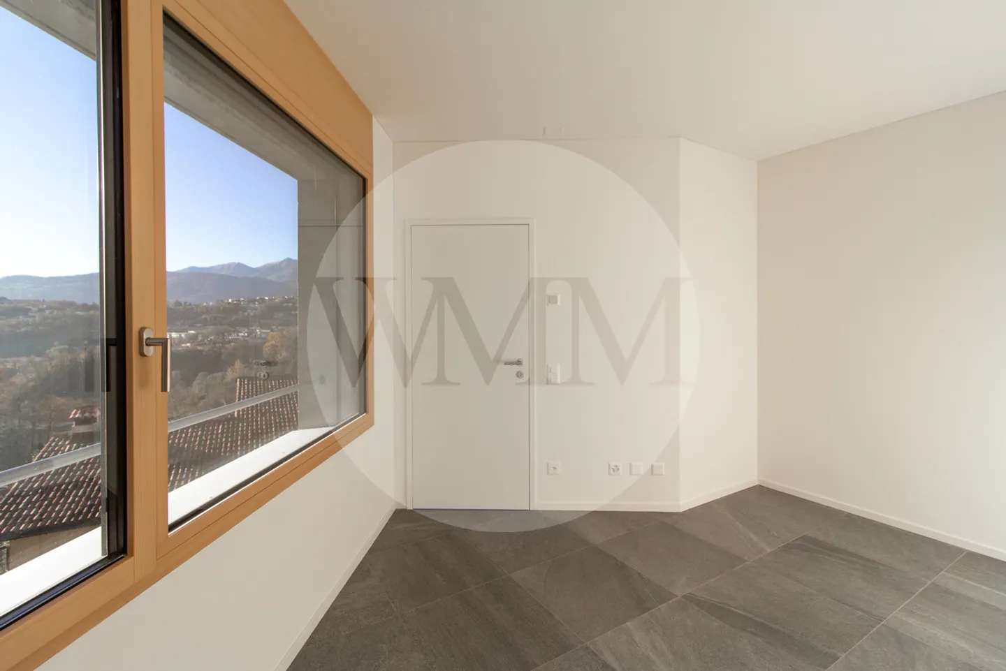 LUMINEUX 4.5 PIÈCES AVEC GRANDE TERRASSE ET VUE OUVERTE - Photo 6 sur 10