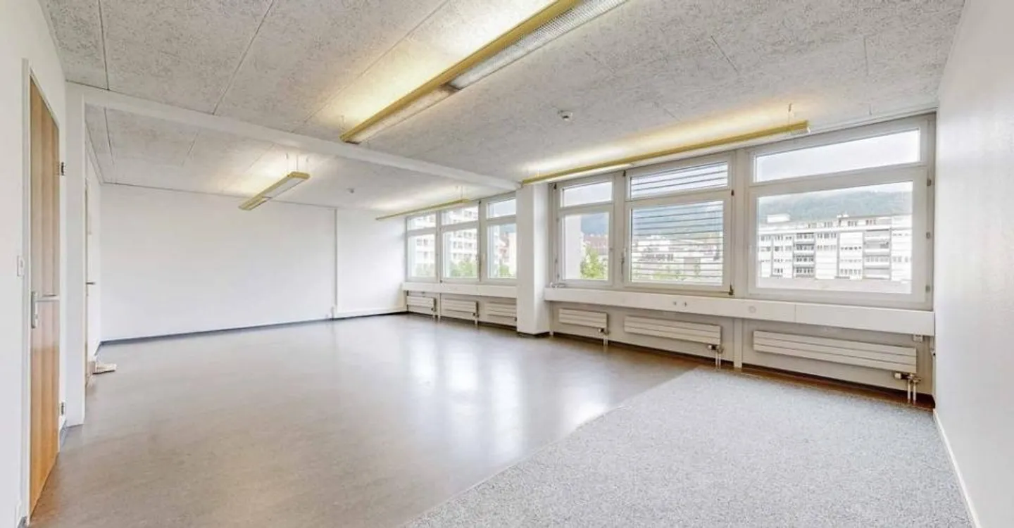 Your new office close to the train station - Photo 5 of 5