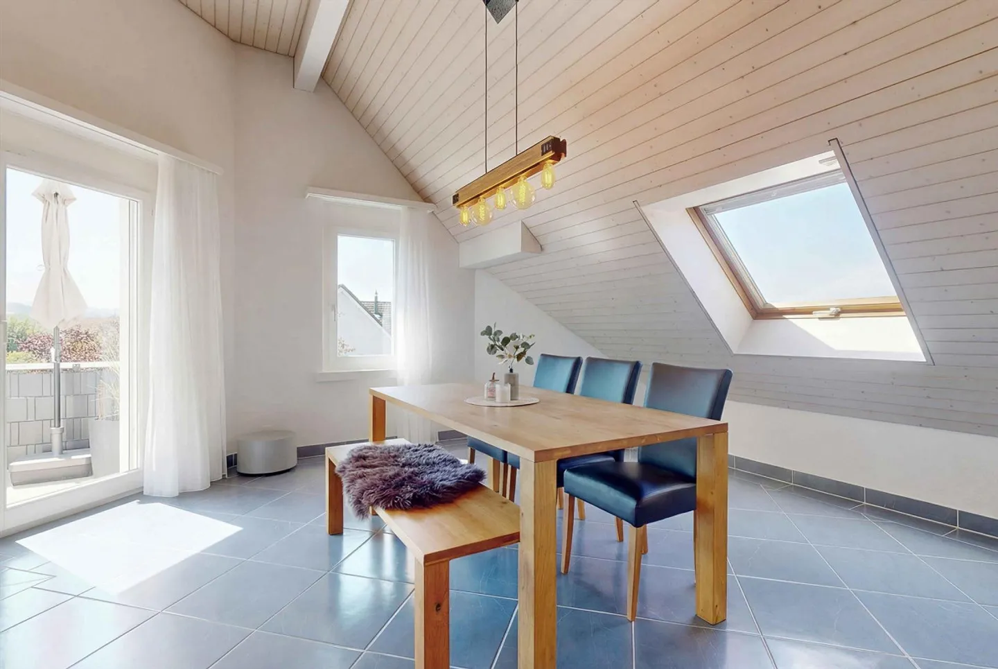 SPACIOUS PENTHOUSE WITH DREAM TERRACE AND LOTS OF PRIVACY - Photo 5 of 5