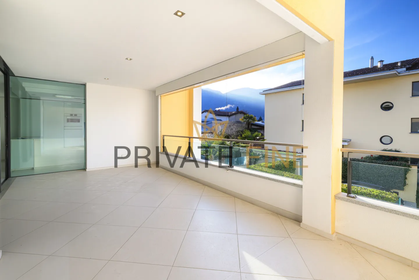 Elegant 5.5-Room Apartment - Photo 6 of 10