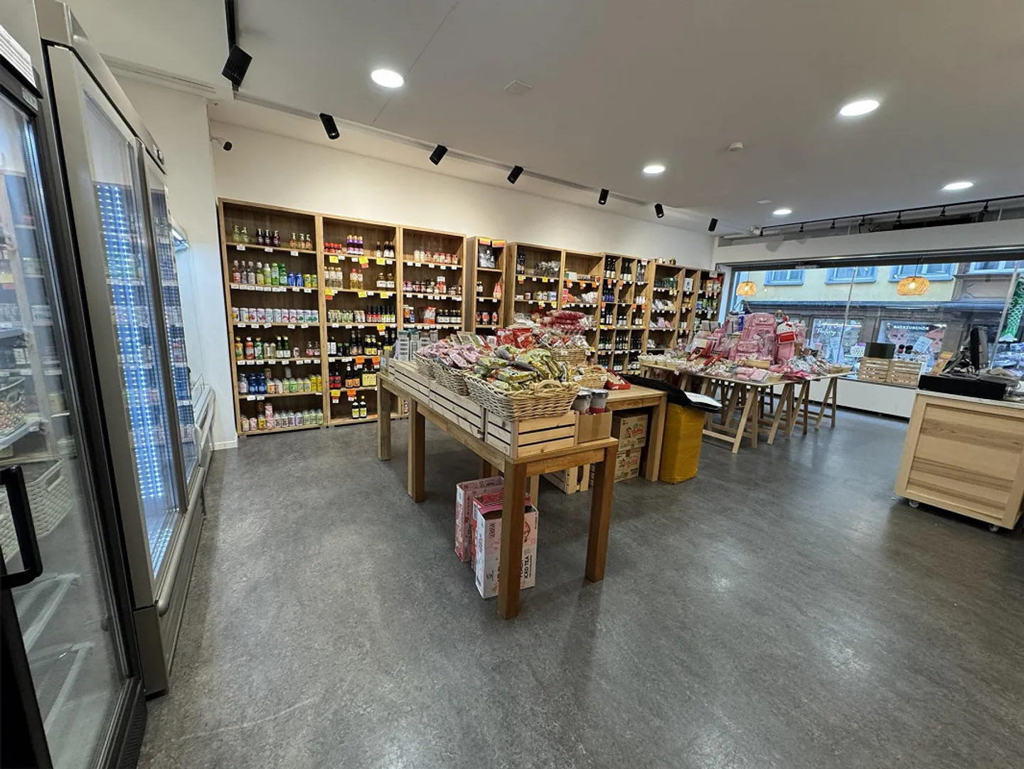 Retail Space / Commercial Space in Prime Location - Photo 2 of 6