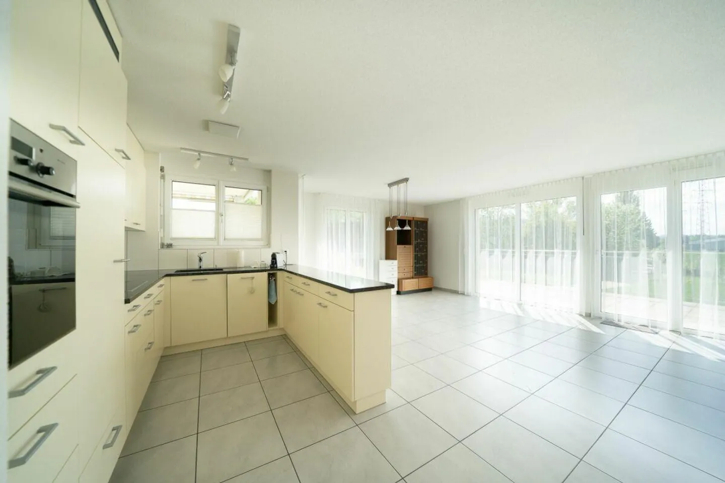 Living with a view of greenery - Well-maintained 4.5-room apartment in Kaisten AG - Photo 5 of 13
