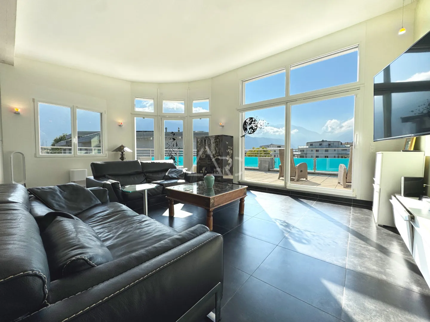 Penthouse avec vue panoramique au cœur de Fully - Photo 4 sur 13