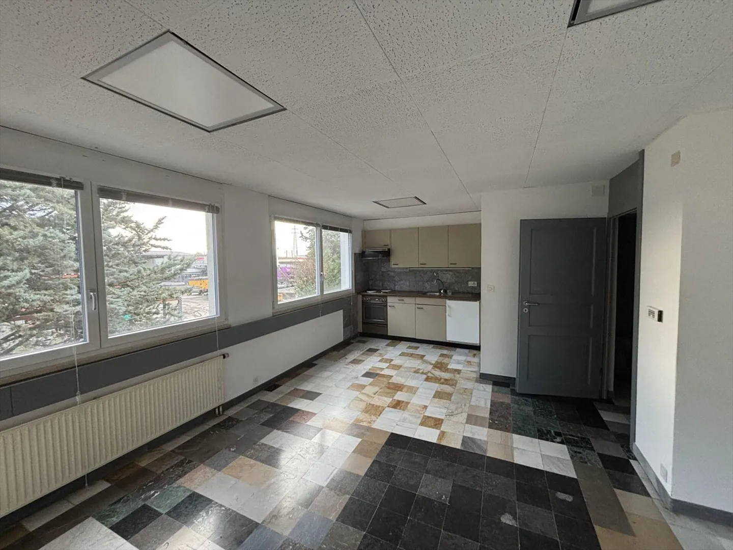 Workshop - Photo 4 of 5