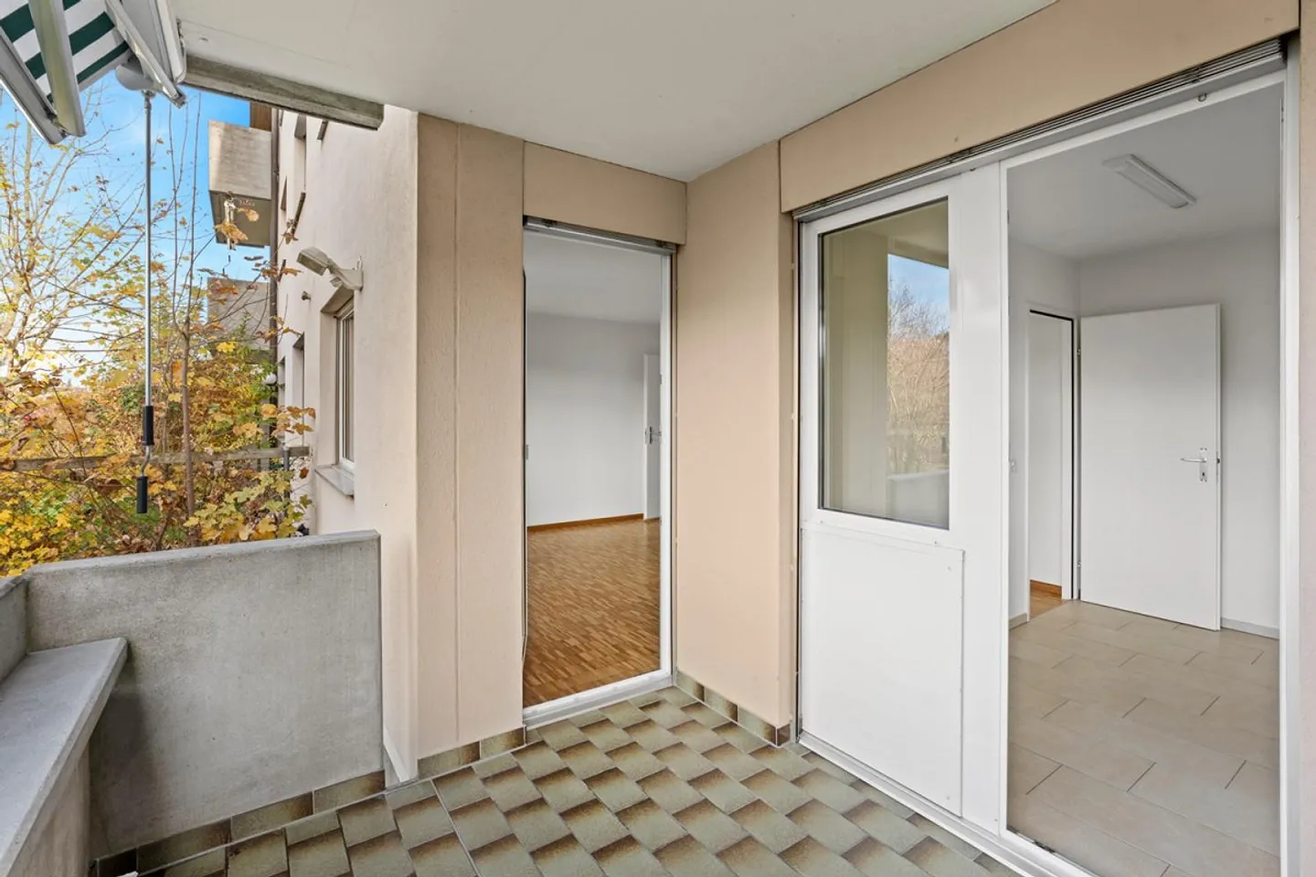 Renovierte 2-Zimmerwohnung mit Balkon an zentraler Lage - Photo 11 of 12