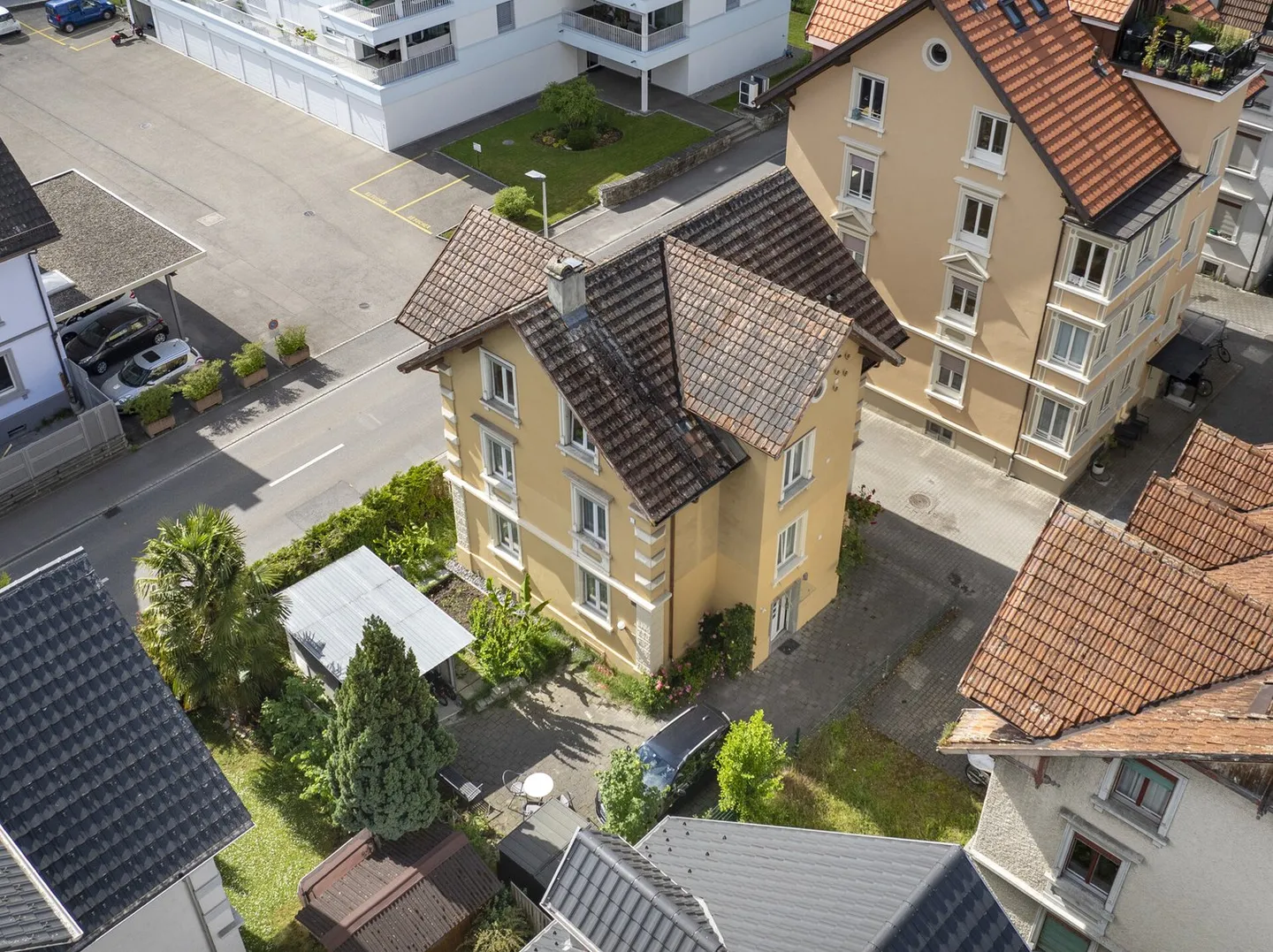 Kompaktes Mehrfamilienhaus mit 3 Wohnungen - Foto 2 von 13
