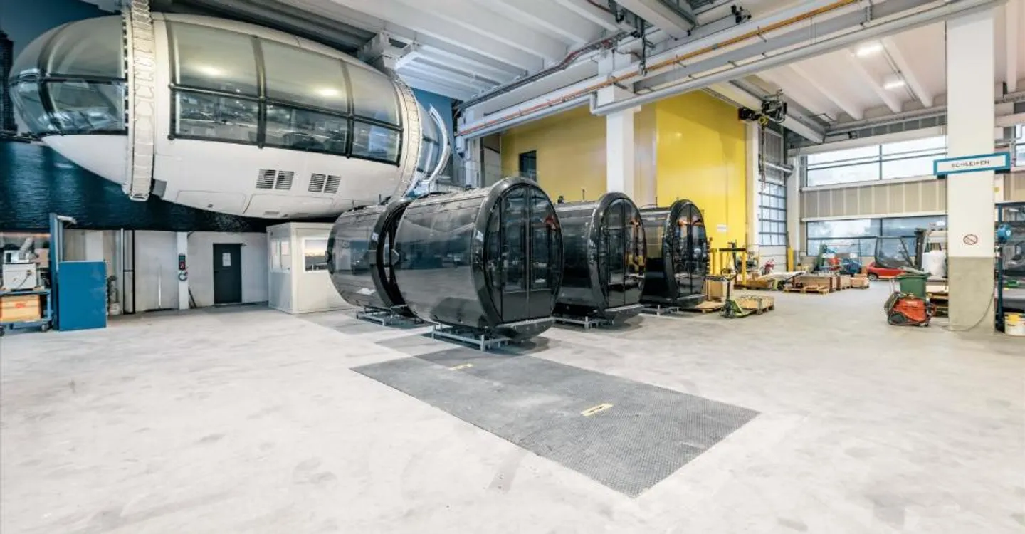 Attractive partial areas in industrial and commercial hall in Flums - Photo 4 of 9