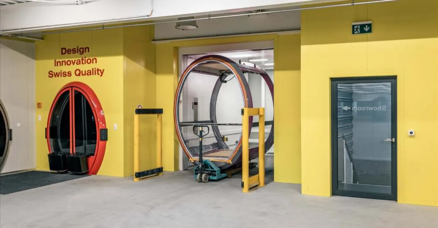 Attractive partial areas in industrial and commercial hall in Flums - Photo 5 of 9