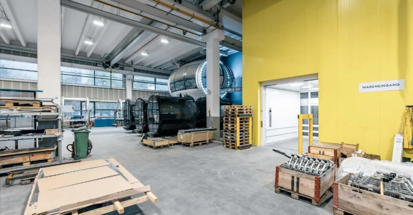 Attractive partial areas in industrial and commercial hall in Flums - Photo 7 of 9