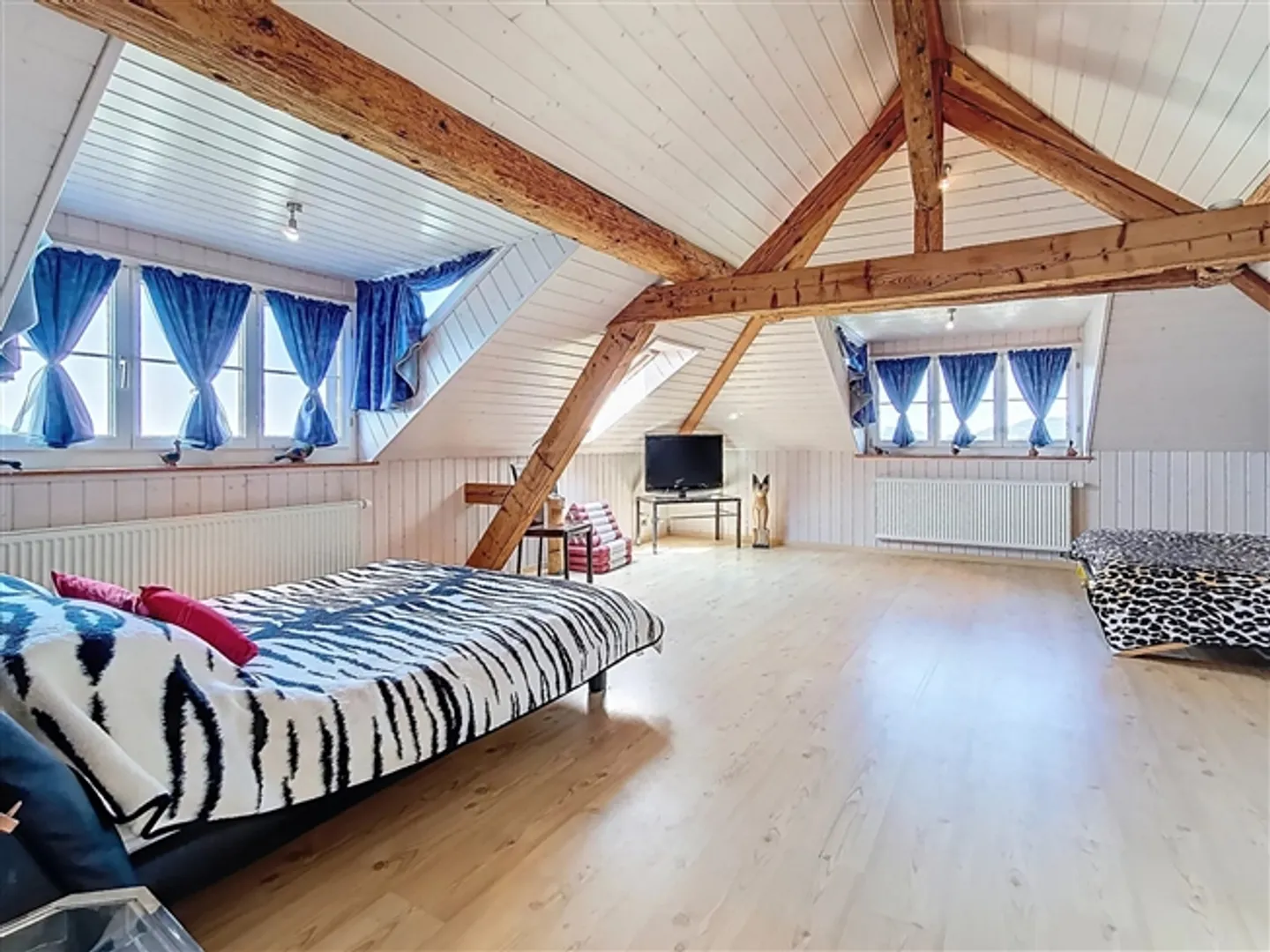 Maison d'hôtes avec un grand potentiel à Chamby ! - Photo 10 sur 11