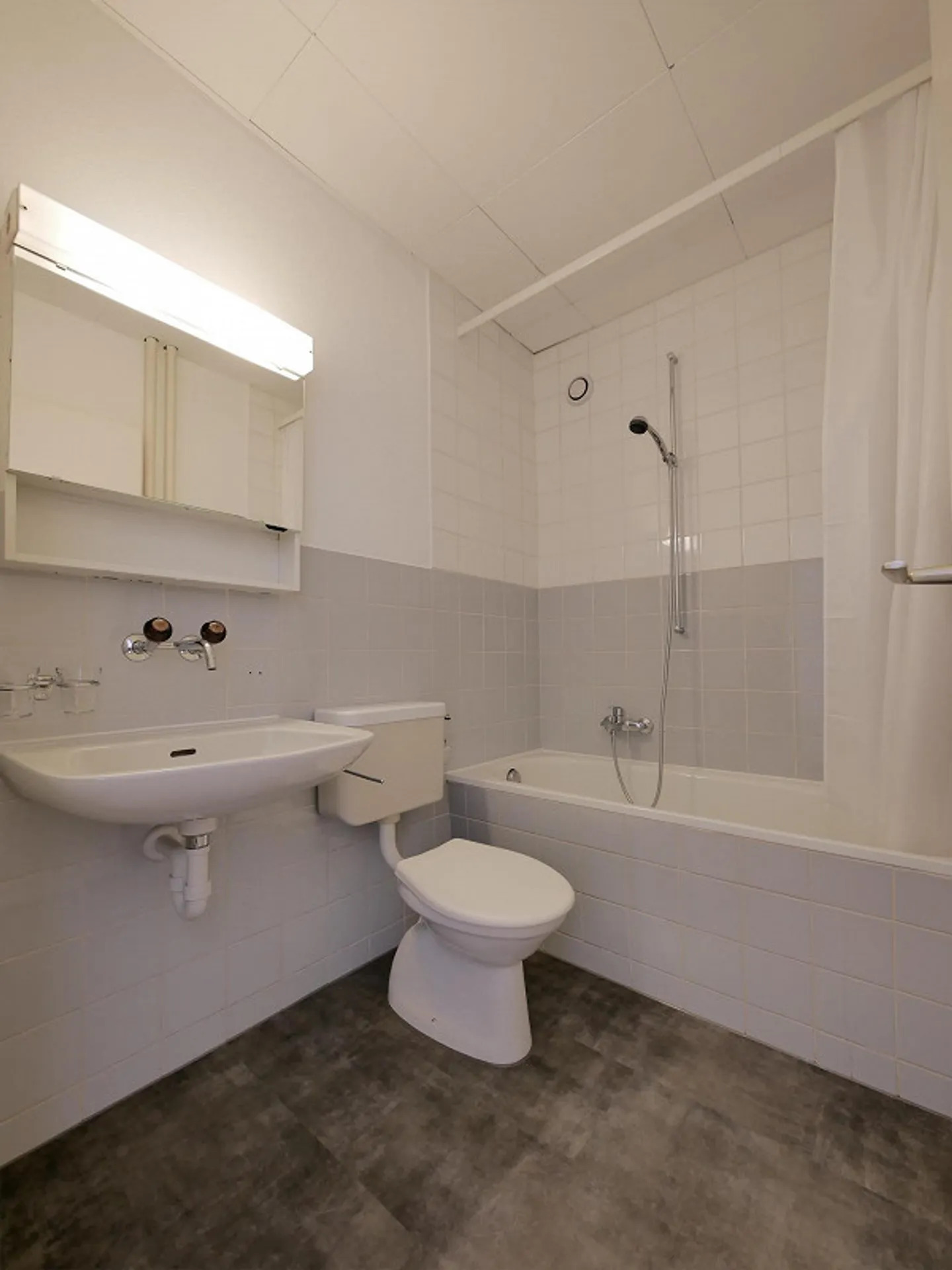 idéal pour les étudiants/visiteurs de week-end près de la gare/université/FHS/BVGer - Photo 5 sur 6