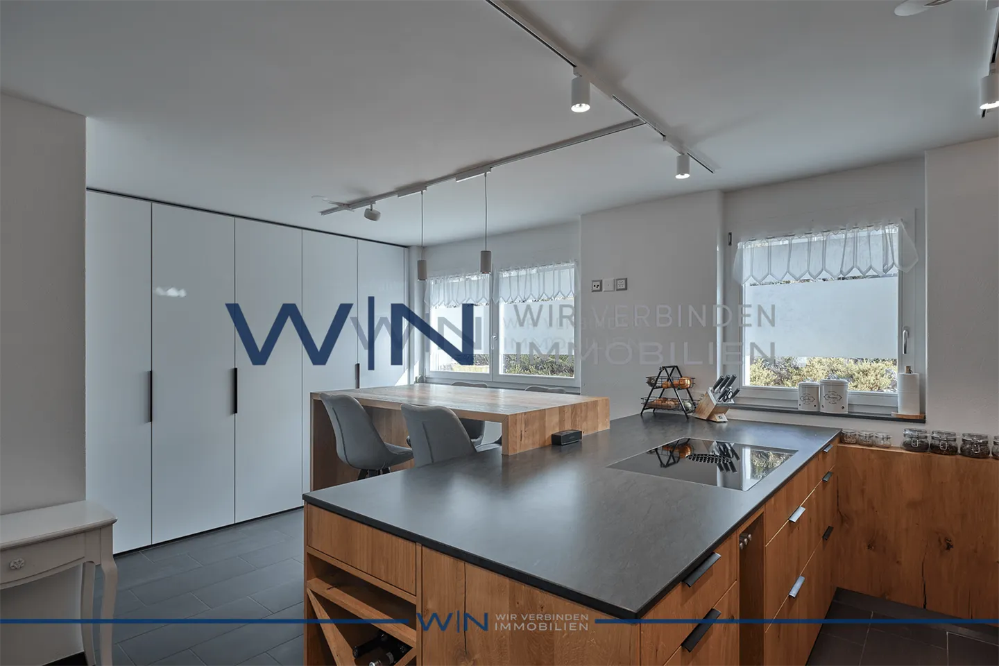 Maison 6.5 pièces - Photo 3 sur 13