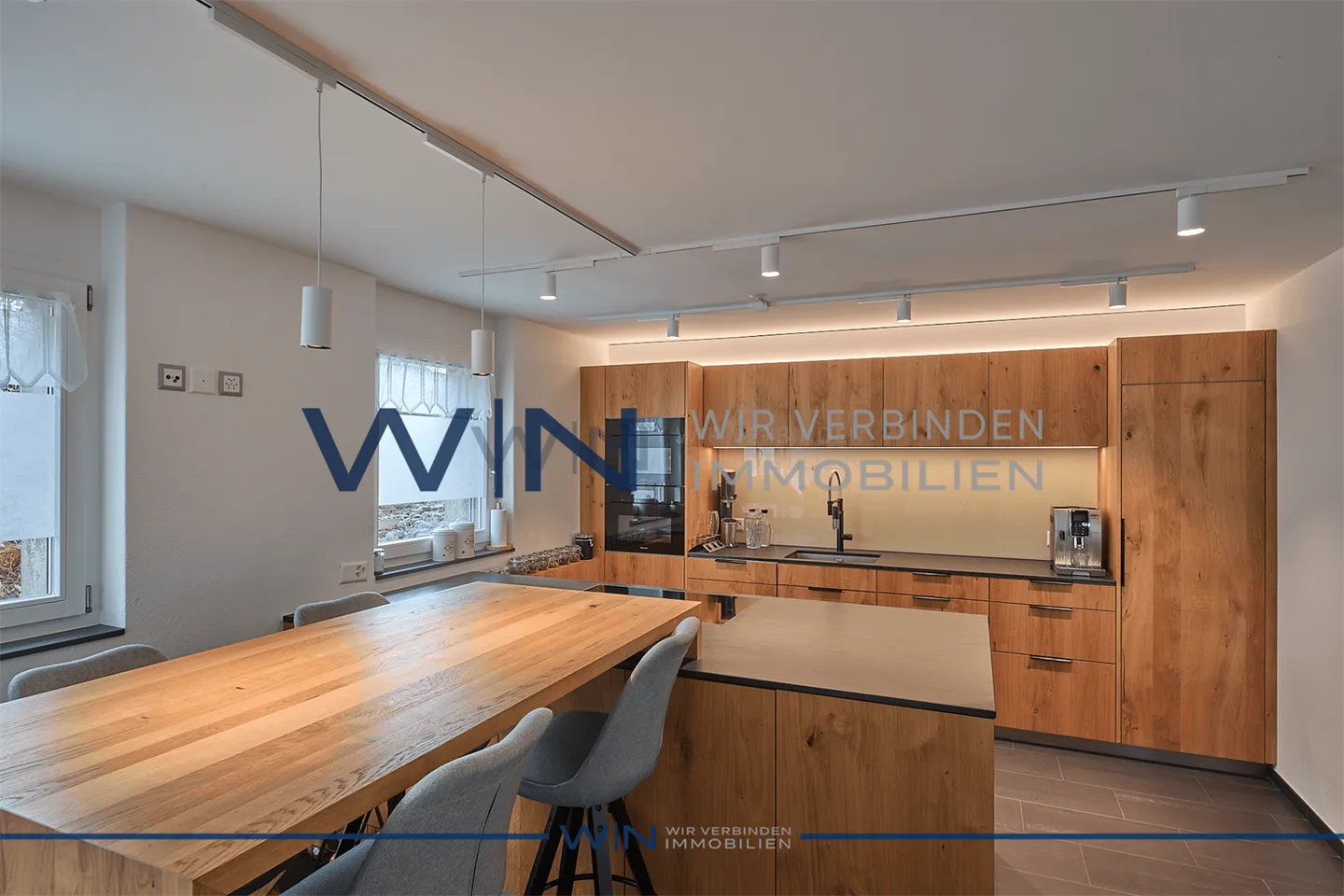 Maison 6.5 pièces - Photo 2 sur 13