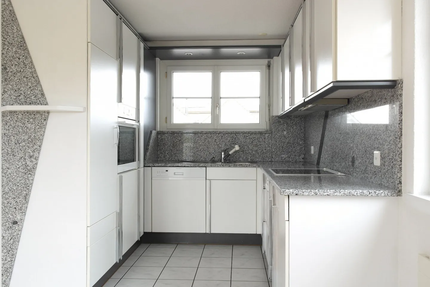 Dreamlike 5.5 Room Maisonette Apartment with Wonderful View! - Photo 2 of 17