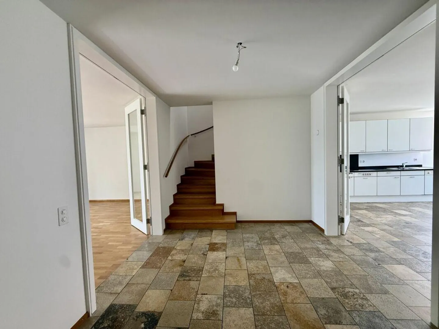 Grosszügige 4.5-Zi.-Maisonette-Wohnung mit Hobbyraum - Photo 4 of 16