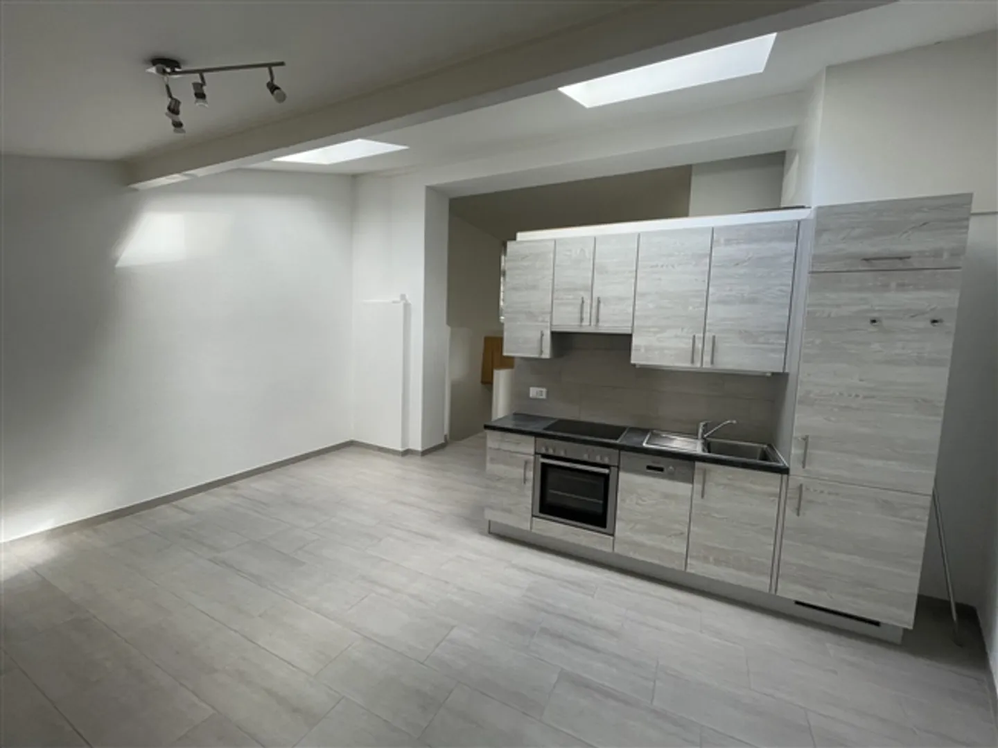 St-Imier, magnifico appartamento di 2,5 stanze con giardino/terrazza privata - Foto 1 di 8
