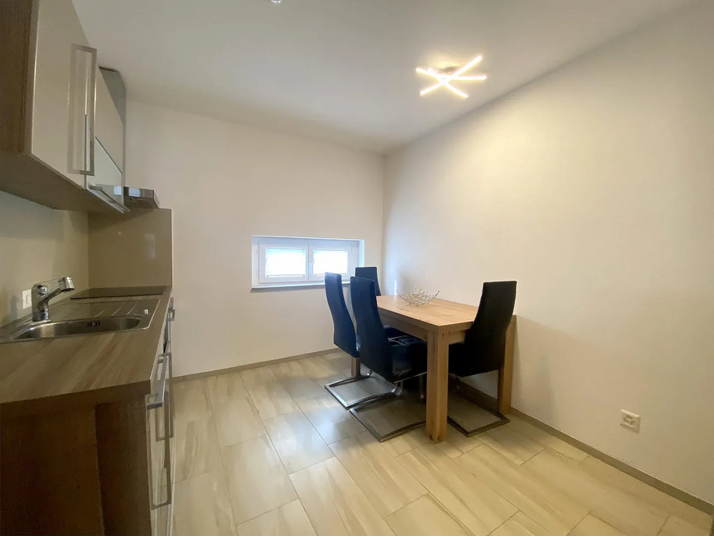 Casa unifamiliare con appartamento - Foto 9 di 30
